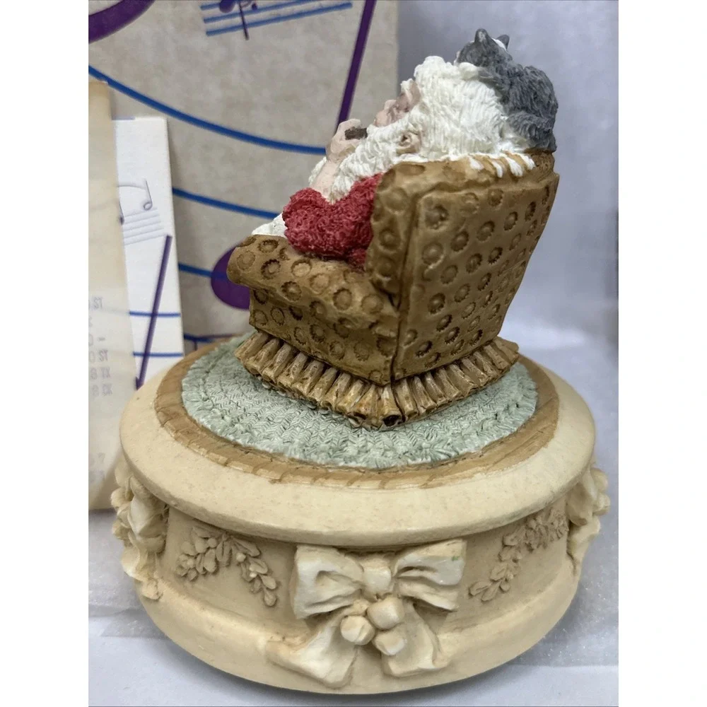 Music Makers Santa Claus with Cat Armchair Music Box‎ Plays Have Yourself A Merr